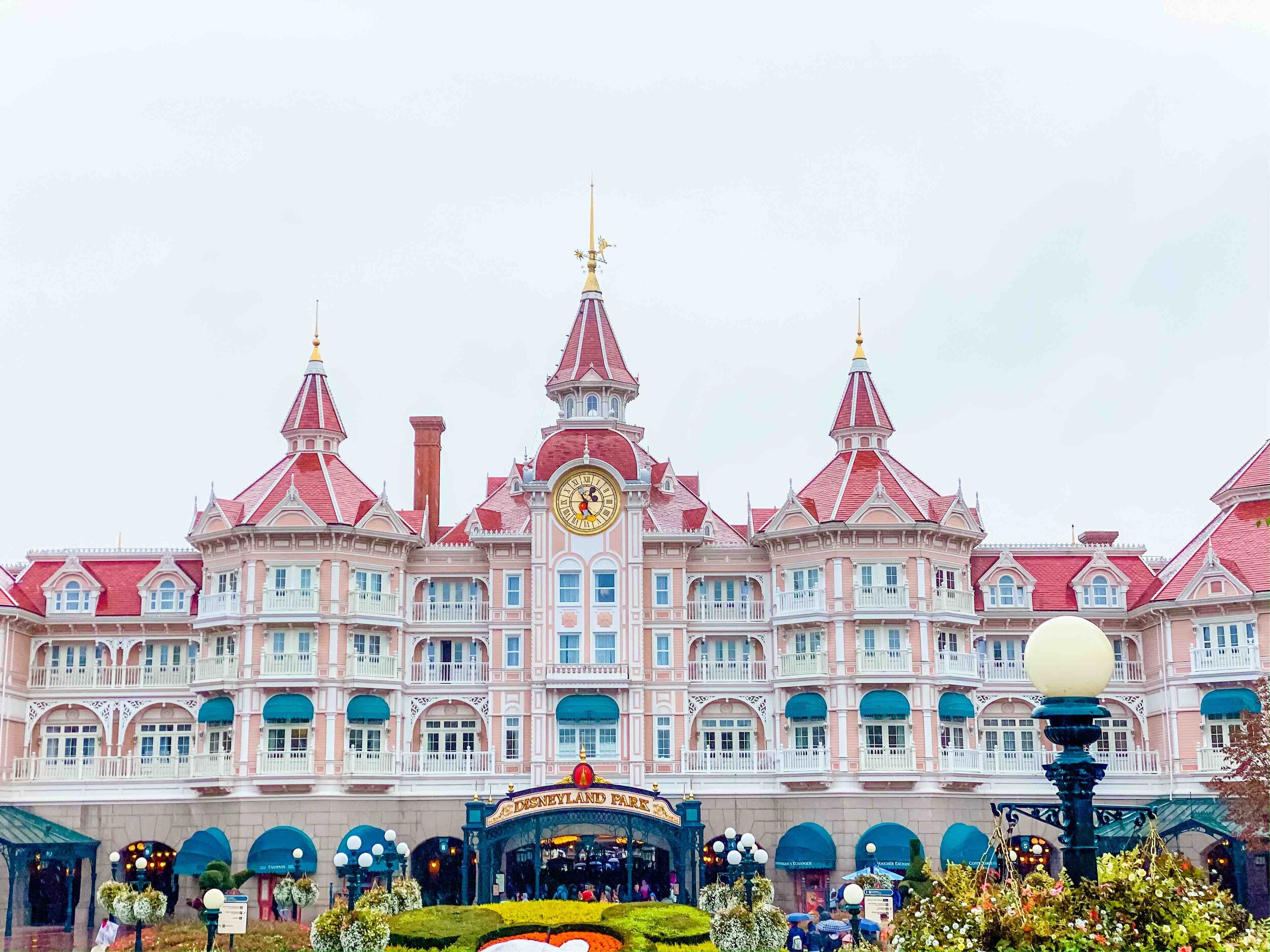 6 Reasons to Visit Disneyland Paris